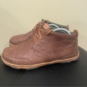 Olukai Kamuela Men’s Brown Leather Chukka Boots Size 9.5 Lace Up Comfort Shoes